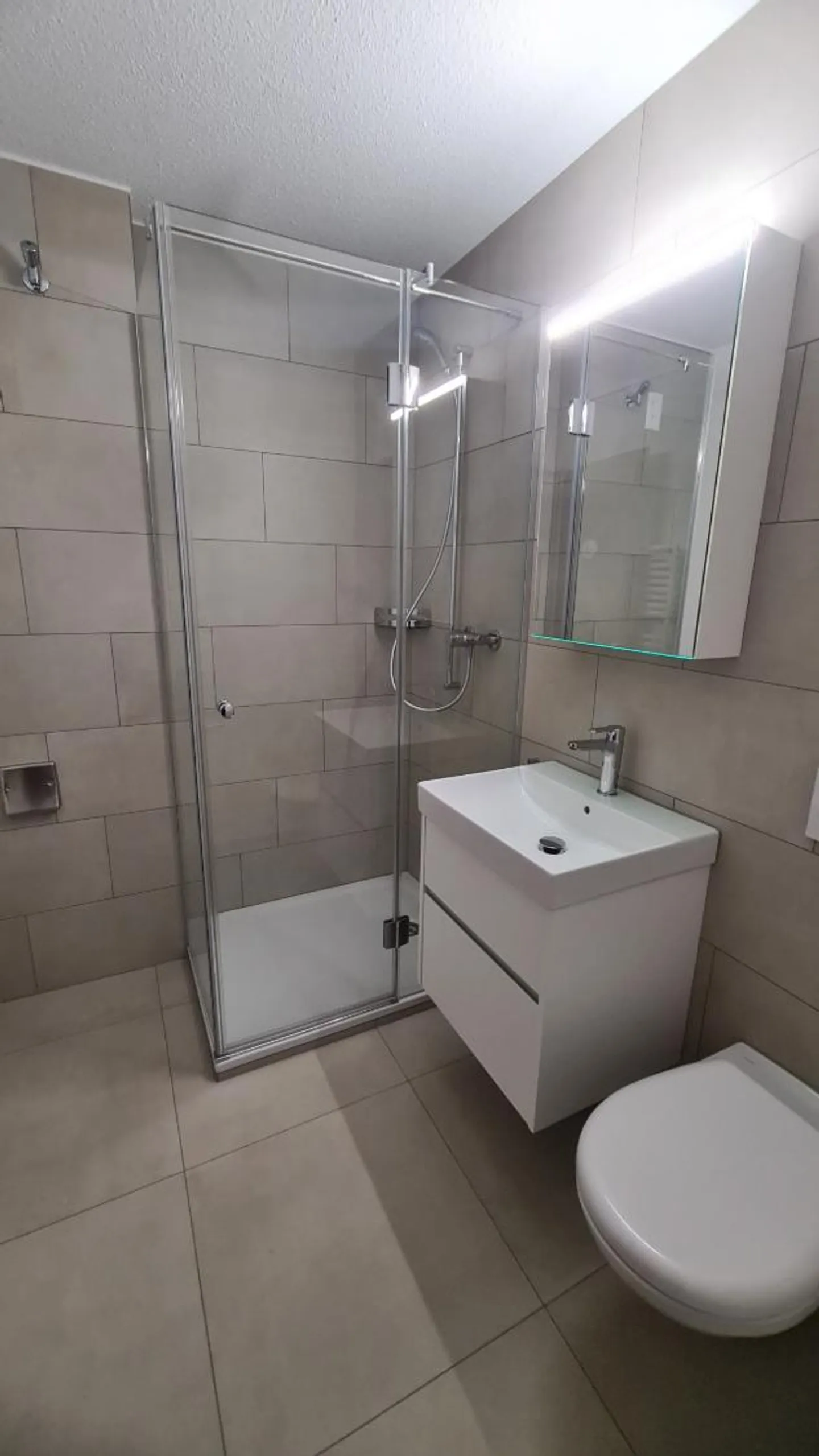Appartement 2.5 pièces rénové - Photo 3 sur 8