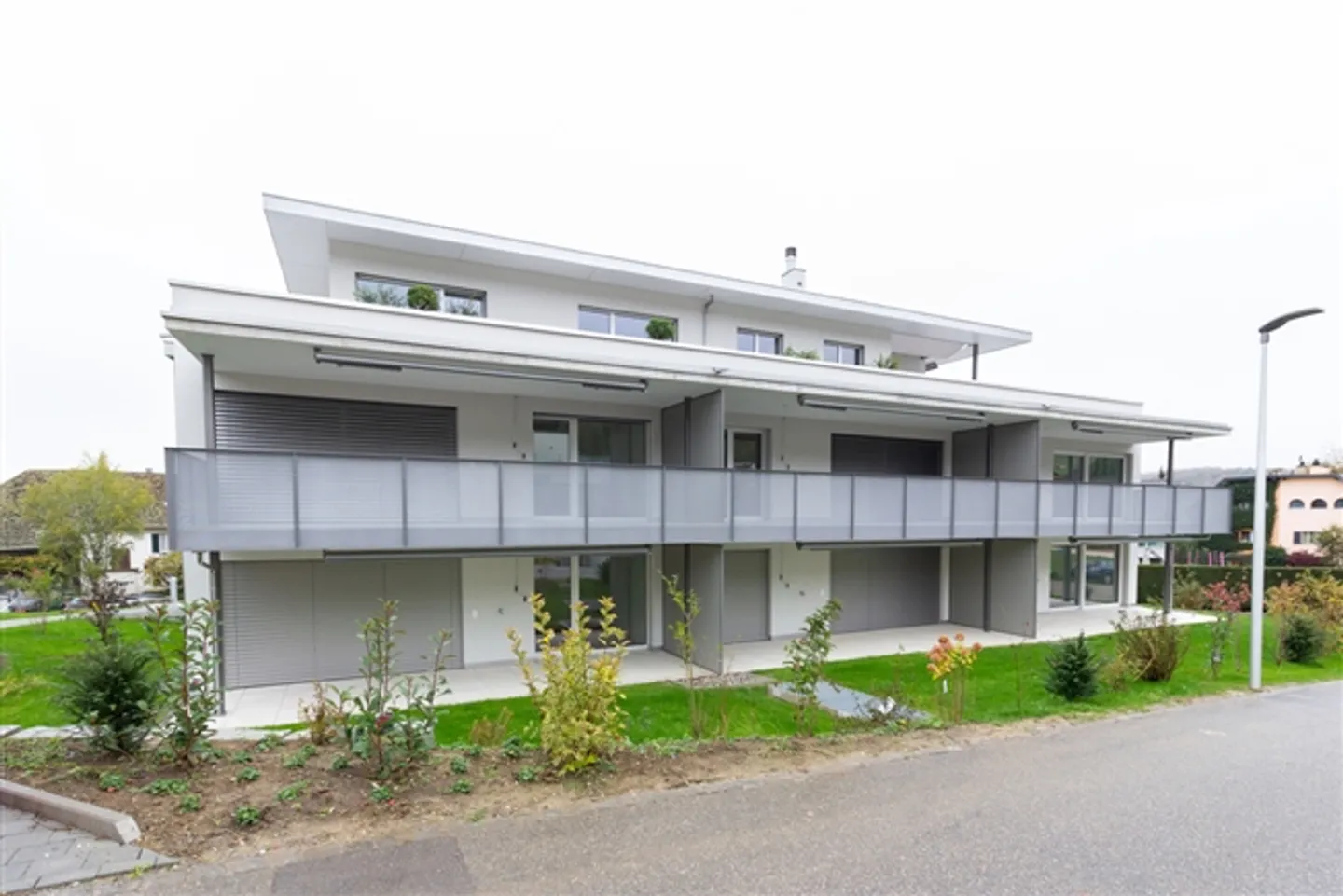 Modern 3.5-room apartment in a quiet environment - Photo 1 of 10