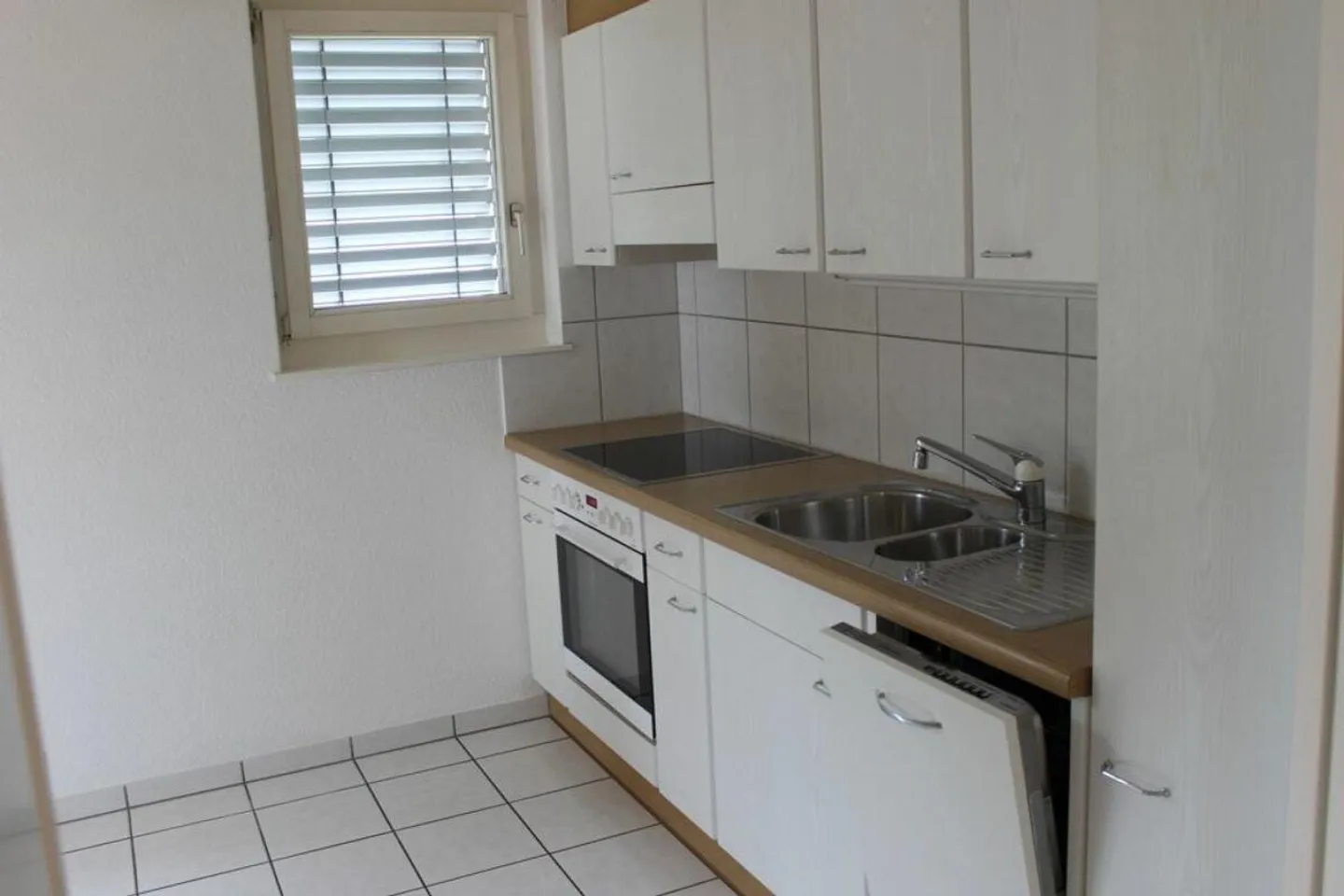 Belle appartement de 3,5 pièces avec vue sur les montagnes - Photo 3 sur 10