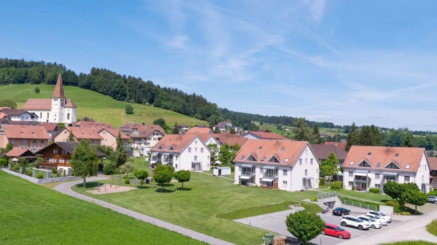 Belle appartement de 3,5 pièces avec vue sur les montagnes - Photo 1 sur 10