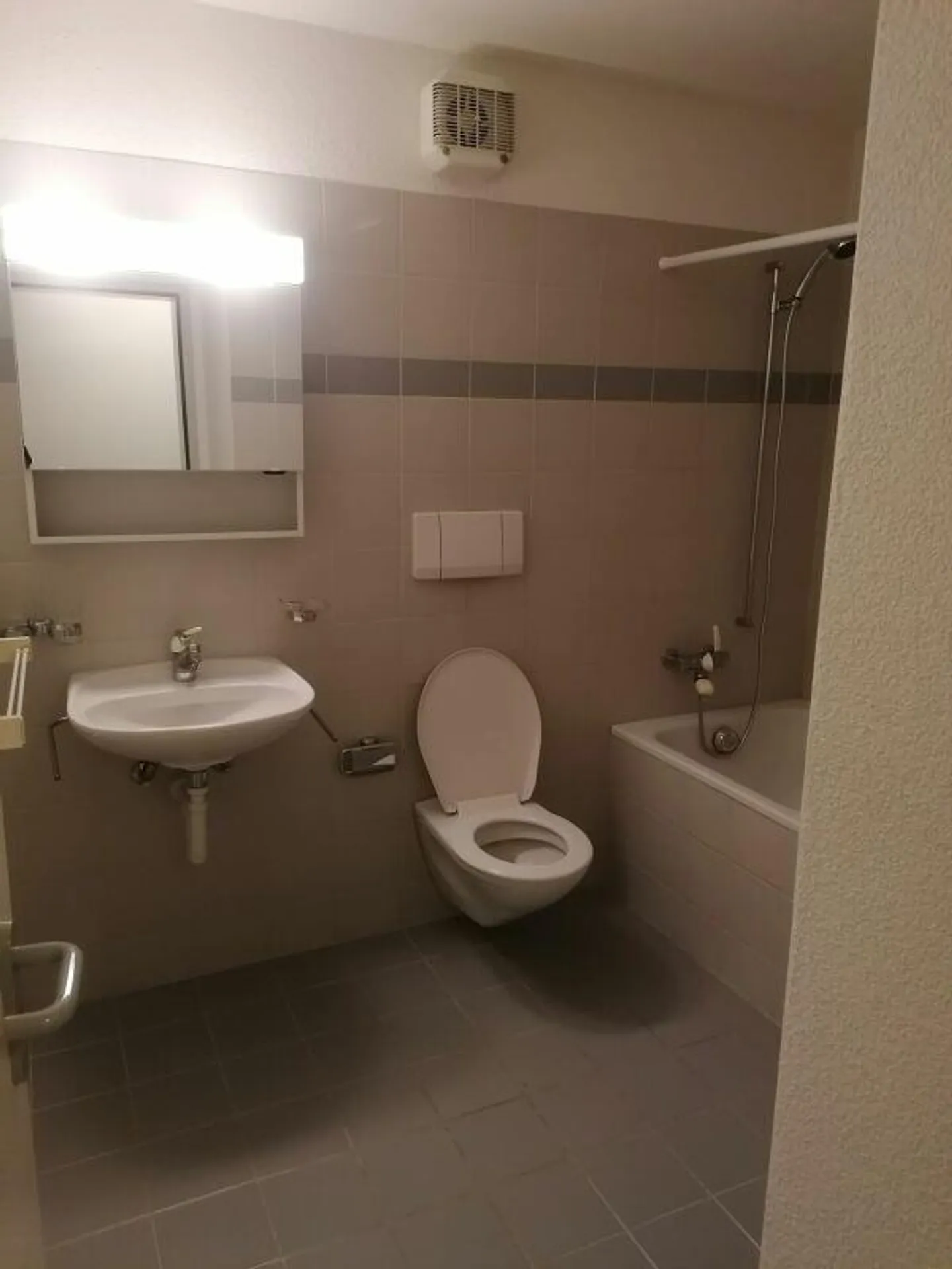 Belle appartement de 3,5 pièces avec vue sur les montagnes - Photo 8 sur 10