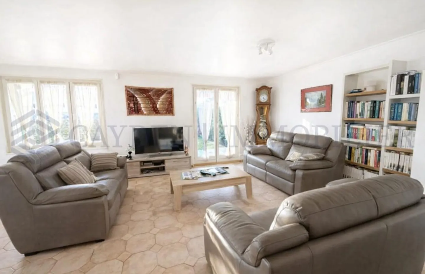 Esclusività!! Piacevole villa di 6 stanze - Foto 3 di 10