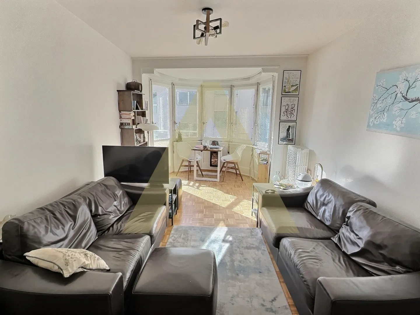 Appartement urbain en plein centre - Photo 3 sur 6