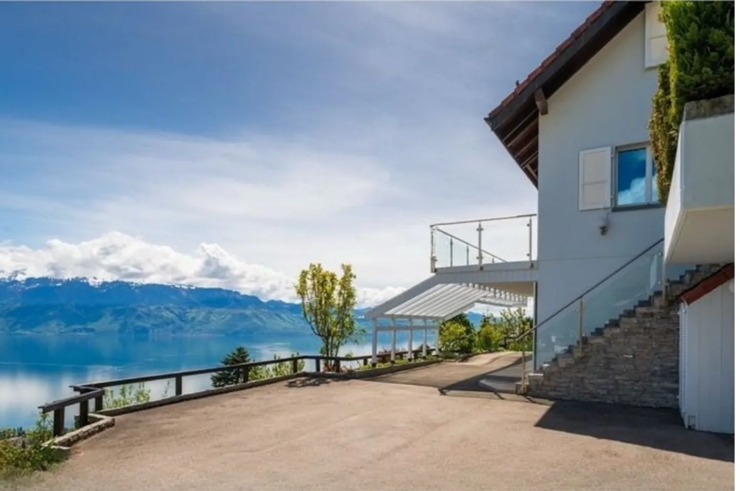 Casa indipendente con vista lago - Foto 1 di 9