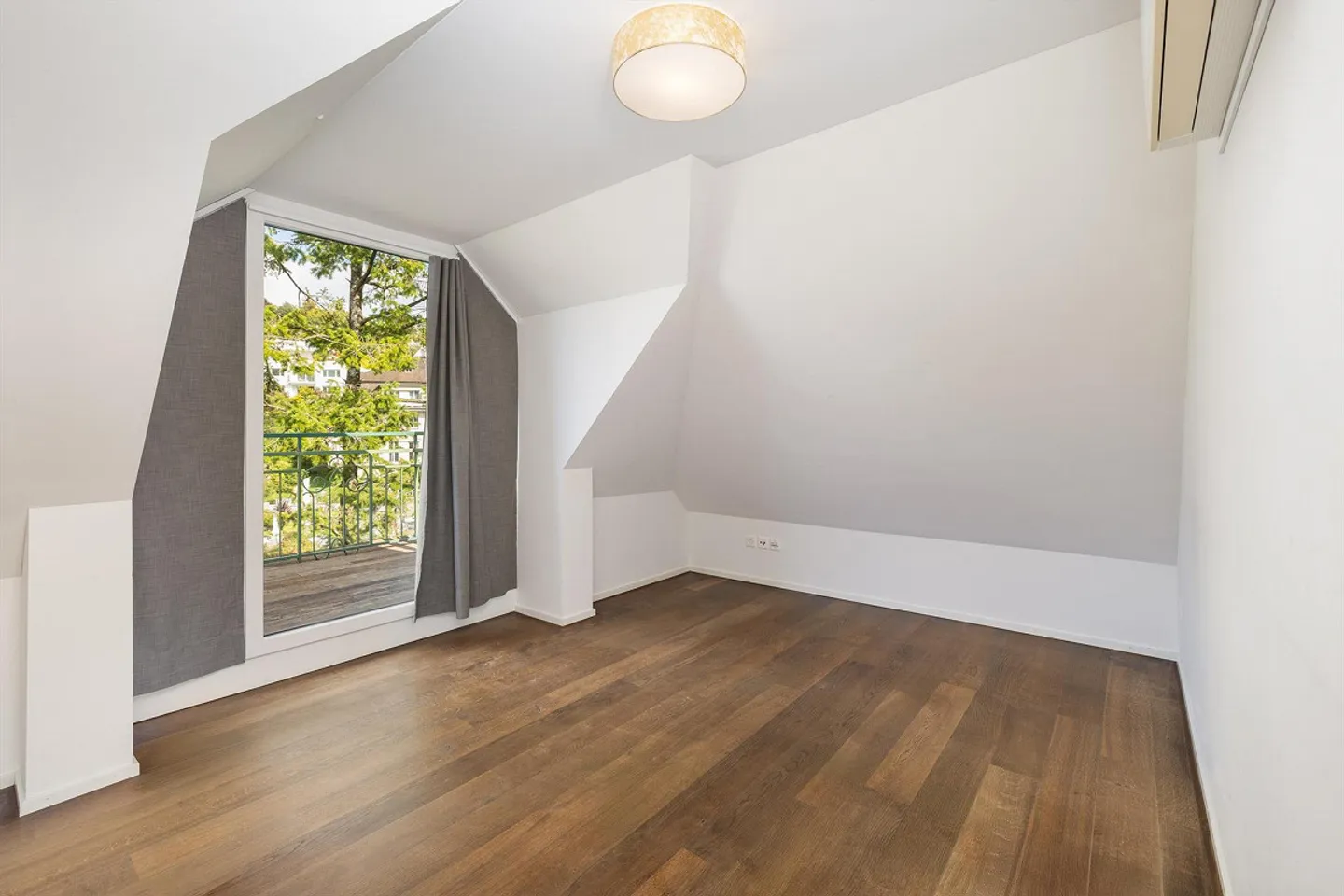 Esclusivo appartamento duplex di 5 stanze con vista sulla città e grande terrazza - Foto 6 di 12