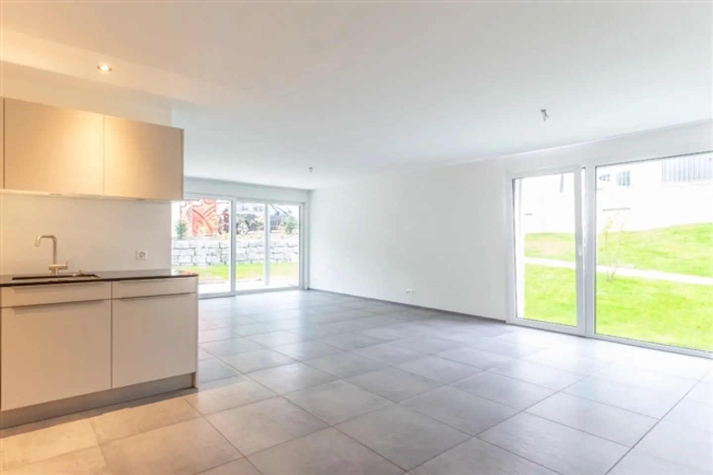 Modern 3.5-room apartment in a quiet environment - Photo 2 of 10