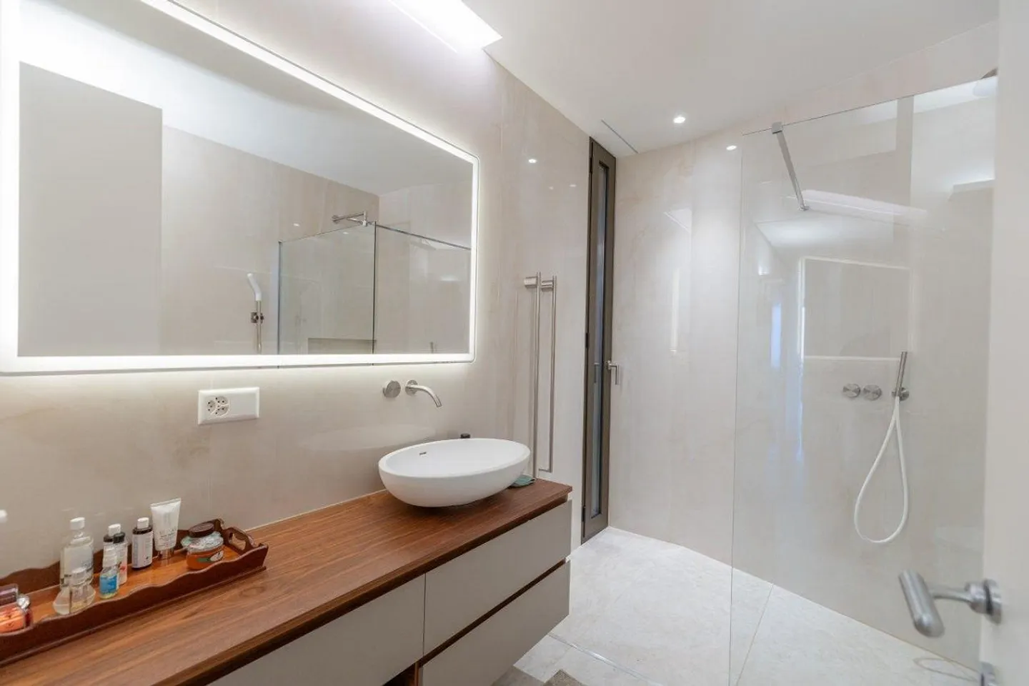 Penthouse di Lusso con Vista Lago - Foto 7 di 15