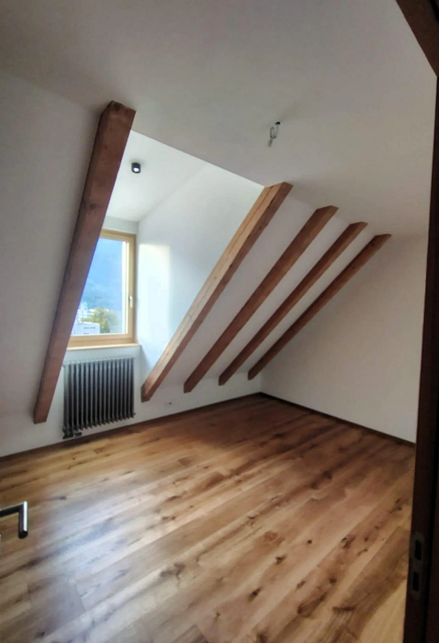 Prima occupazione luminoso attico di 4,5 stanze con balcone e giardino - Foto 10 di 15