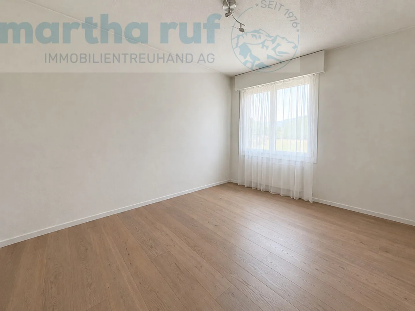 Spacious and bright 3.5-room apartment on the 1st floor. - Photo 7 of 9