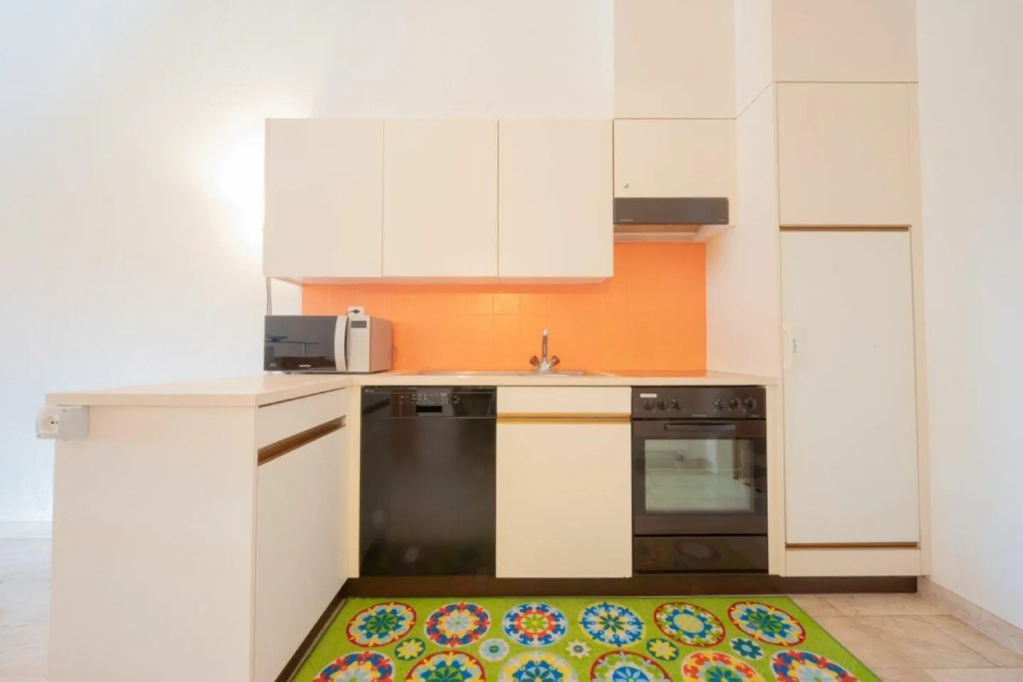 Holiday apartment with private beach in Morcote - Photo 6 of 12