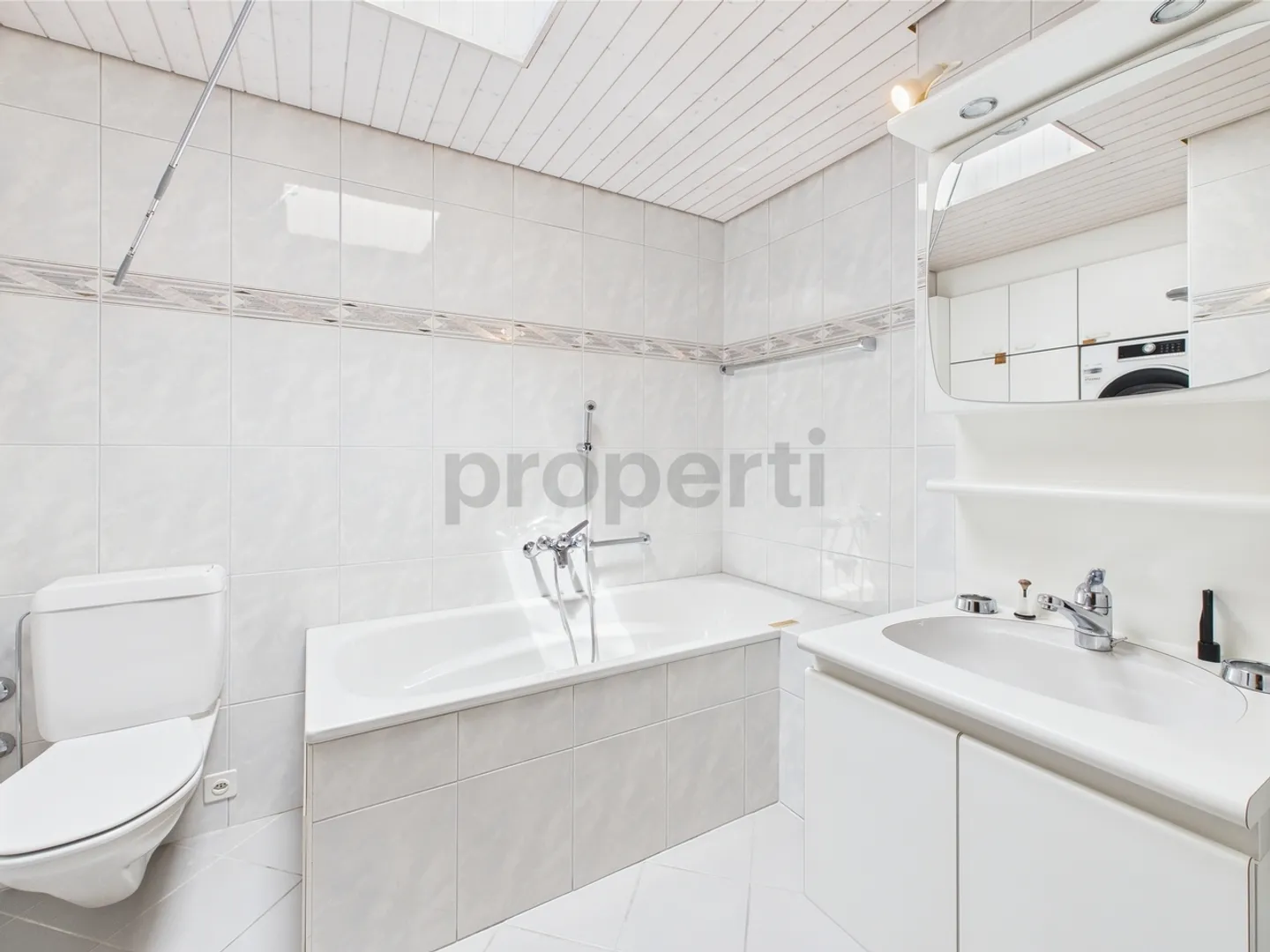 Appartement penthouse de 4,5 pièces avec vue imprenable à Hägglingen - Coûts annexes forfaitaires et inclus - Photo 11 sur 13