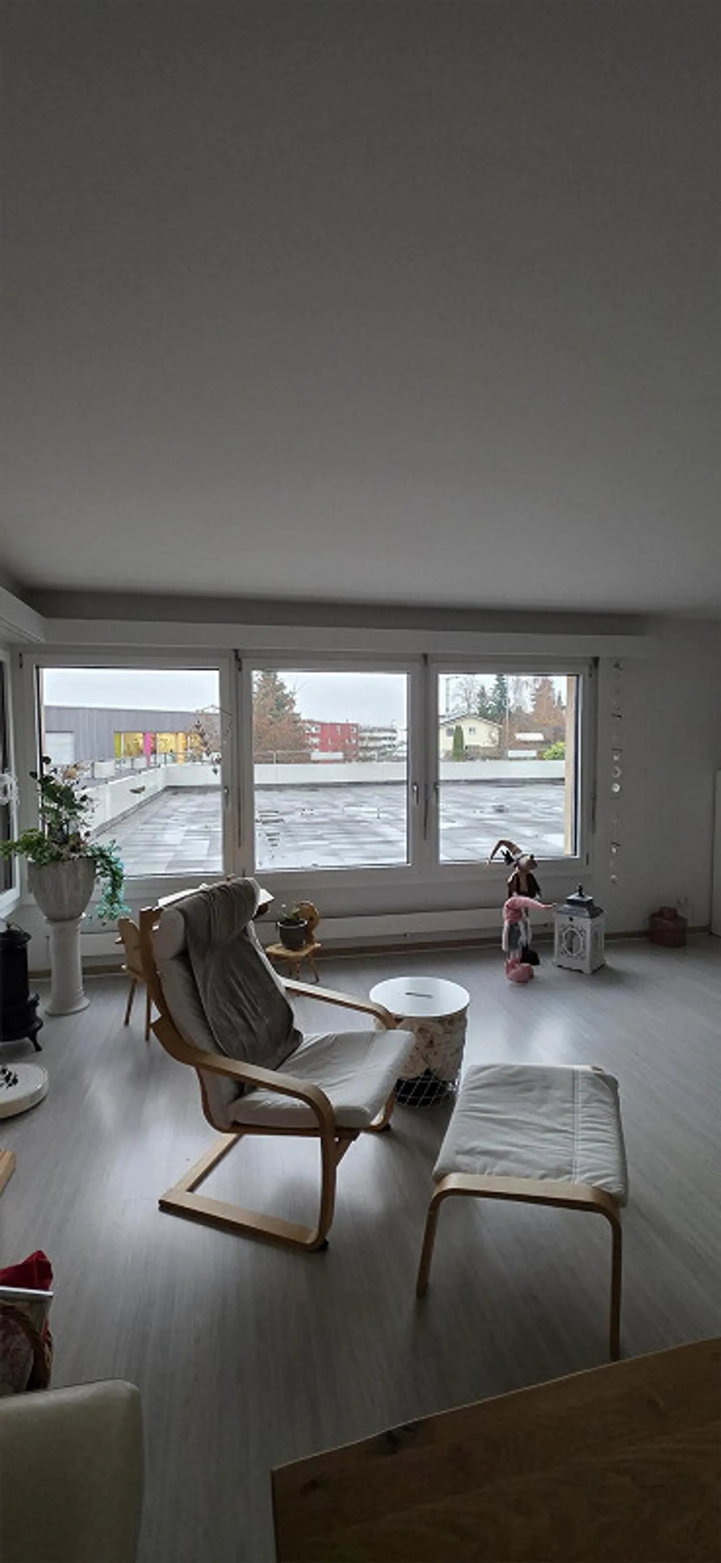 Ampio e luminoso appartamento di 4 stanze con grande terrazza e garage singolo - Foto 1 di 8