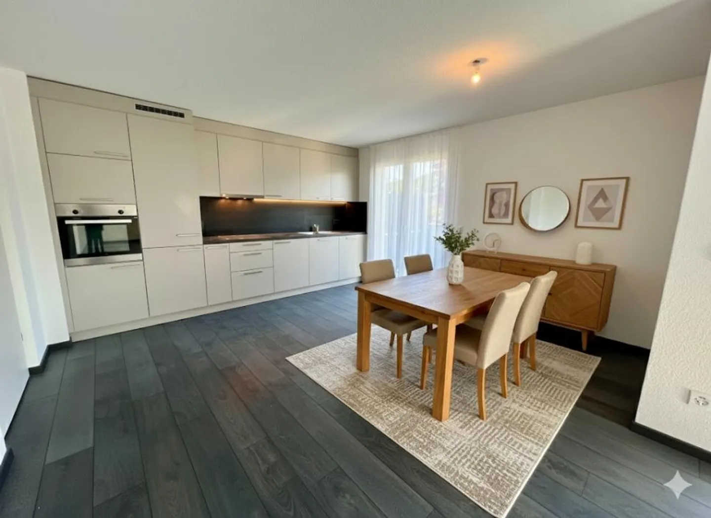 Wohnung mit 4.5 Zimmern und Balkon - Photo 4 sur 13