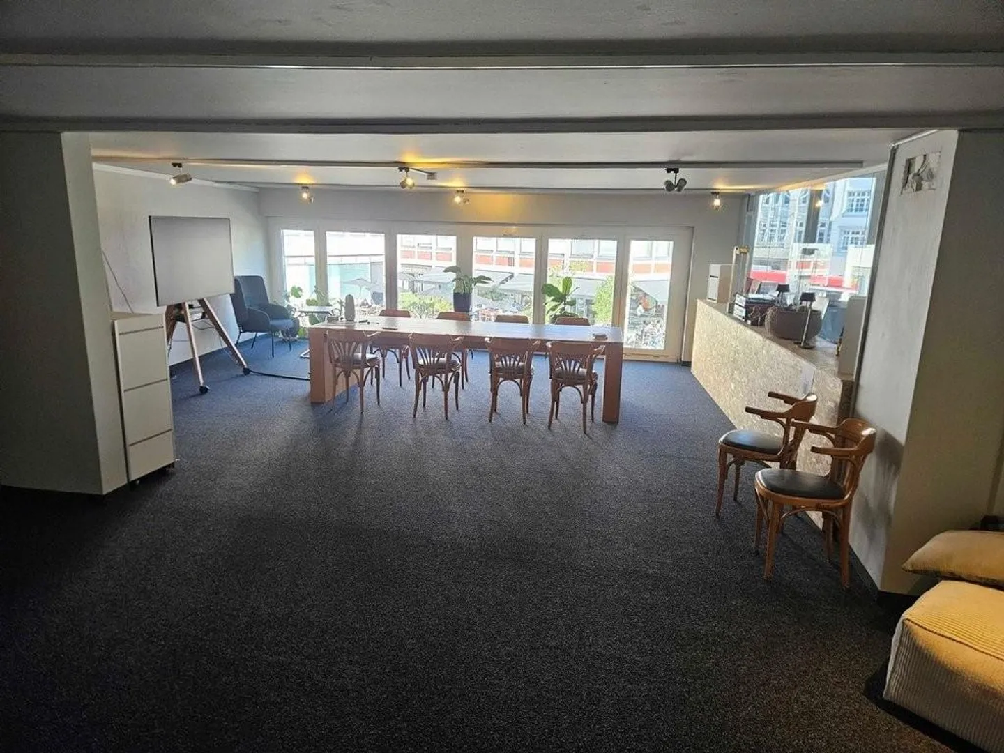 Attractive Office Space in the Market Square - Subtenant Wanted - Photo 8 of 10
