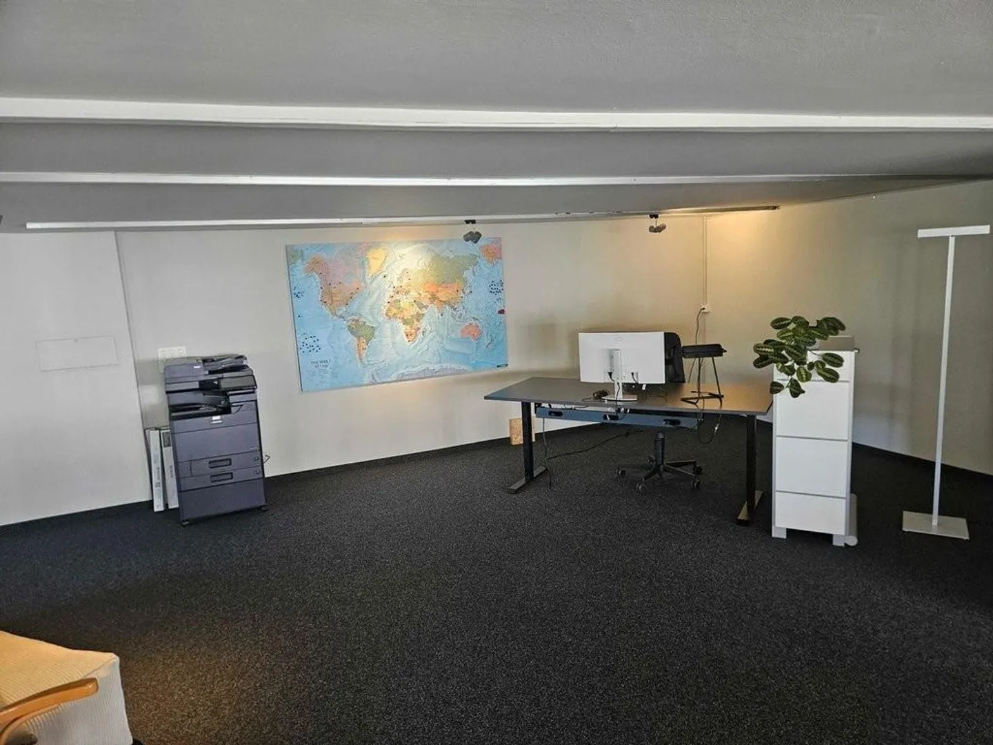 Attractive Office Space in the Market Square - Subtenant Wanted - Photo 10 of 10