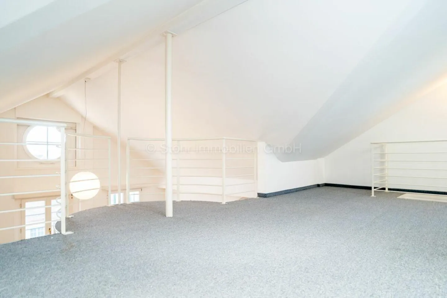 Attico unico di 3,5 stanze con galleria nel cuore di Oberwinterthur - Foto 8 di 20