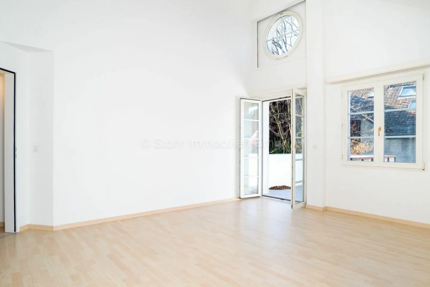 Attico unico di 3,5 stanze con galleria nel cuore di Oberwinterthur - Foto 11 di 20