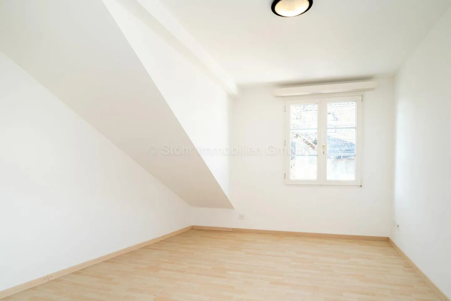 Attico unico di 3,5 stanze con galleria nel cuore di Oberwinterthur - Foto 16 di 20
