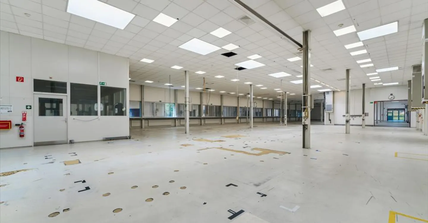 2,690 m2 - Workshop/Production - Entrance to Valais - Photo 2 of 5