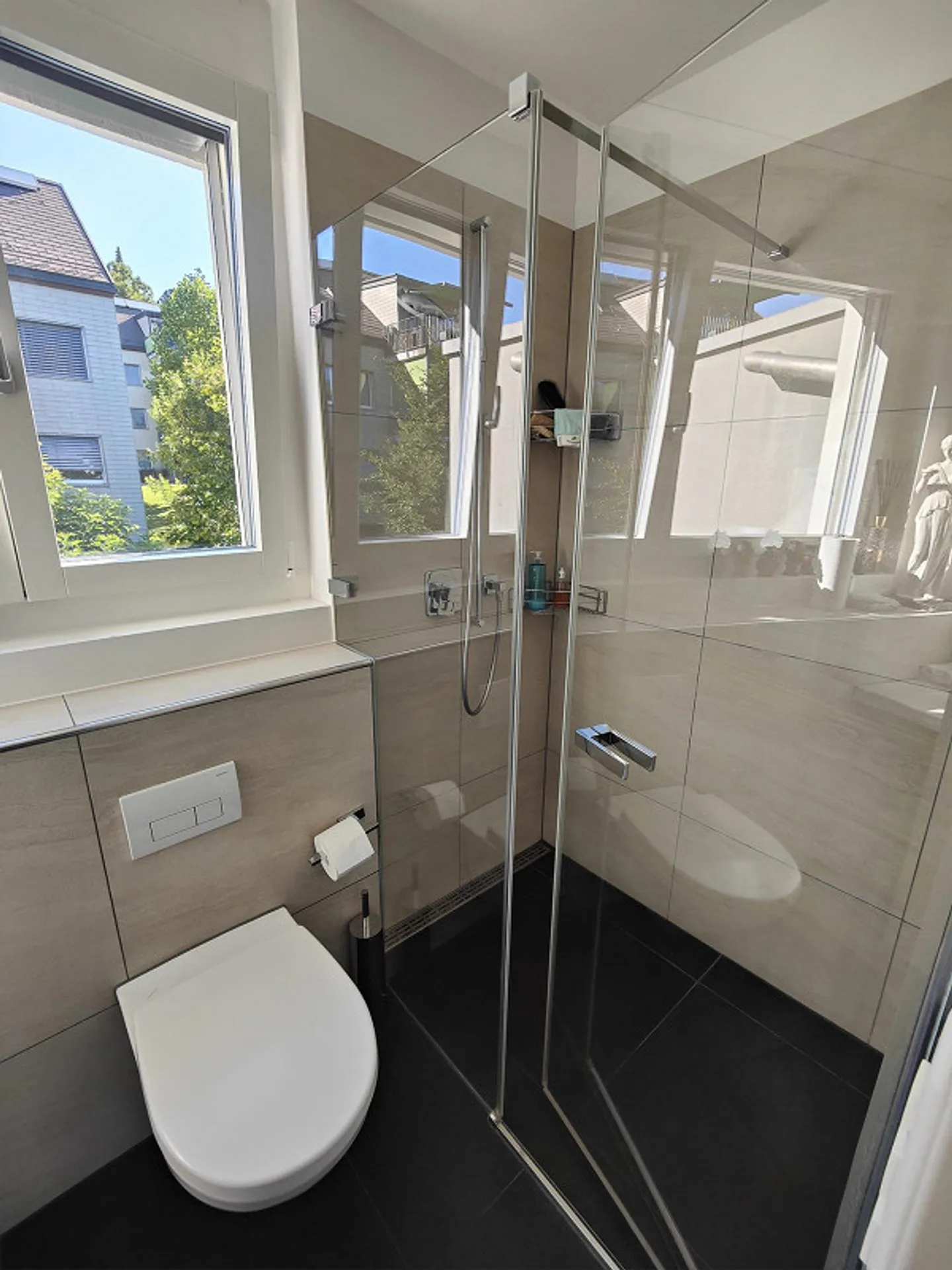 Dreamlike Maisonette Apartment with a View! - Photo 10 of 14