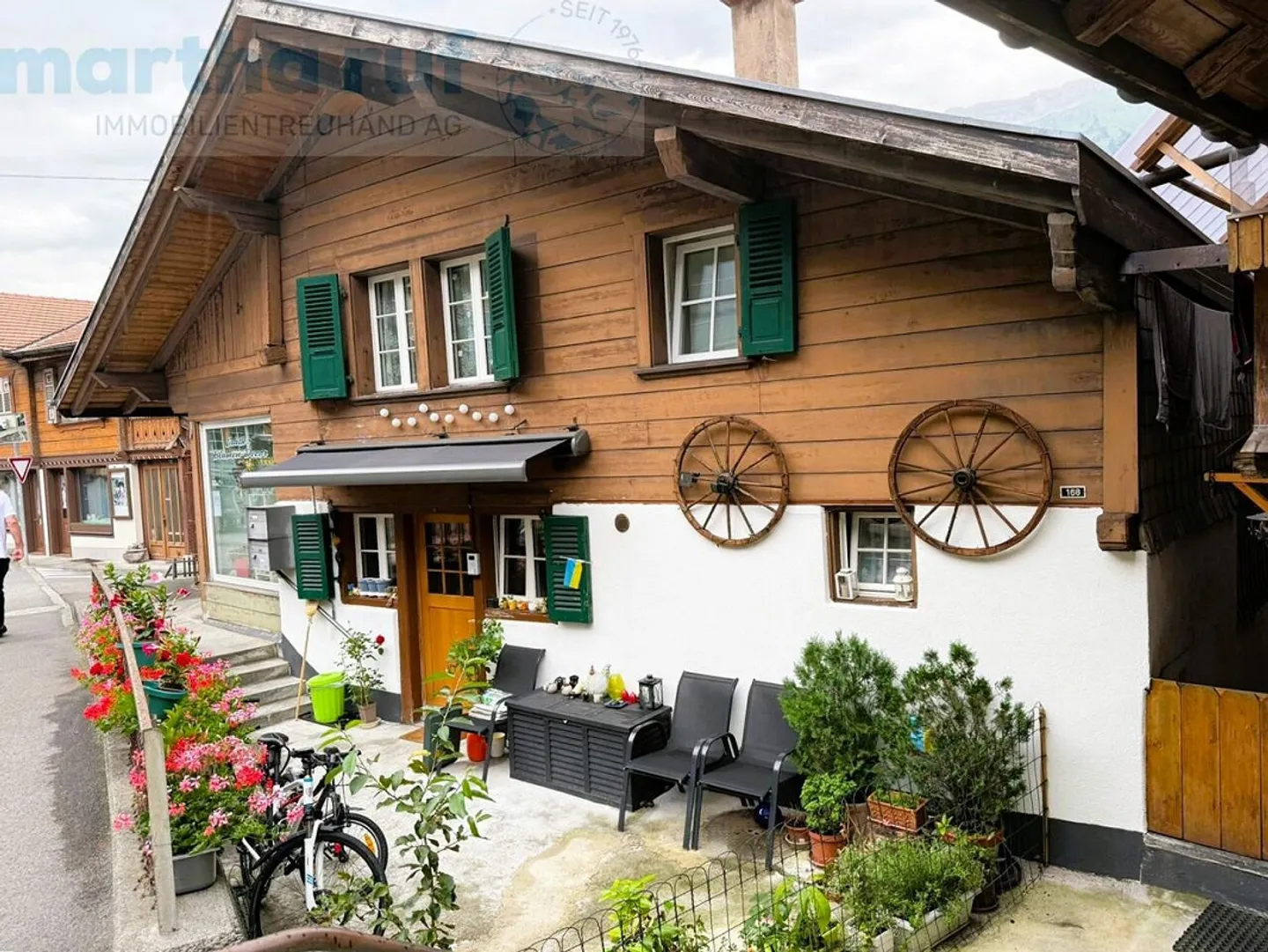 Haus mit Wohnung und Laden - Foto 1 von 9