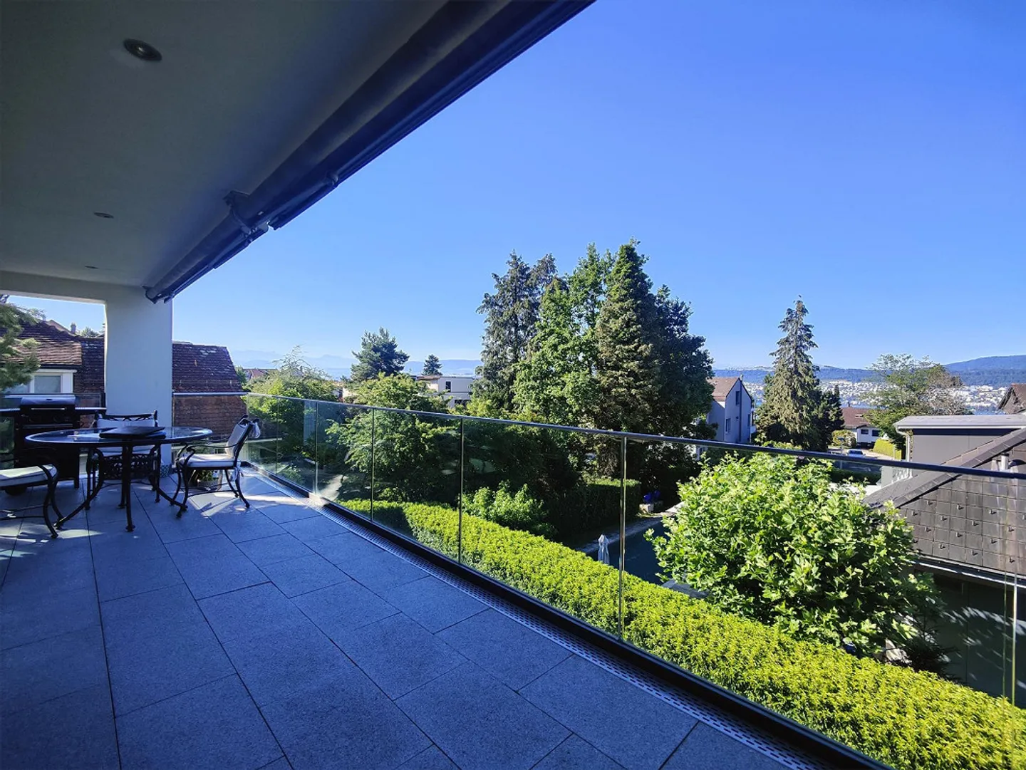 Dreamlike Maisonette Apartment with a View! - Photo 14 of 14