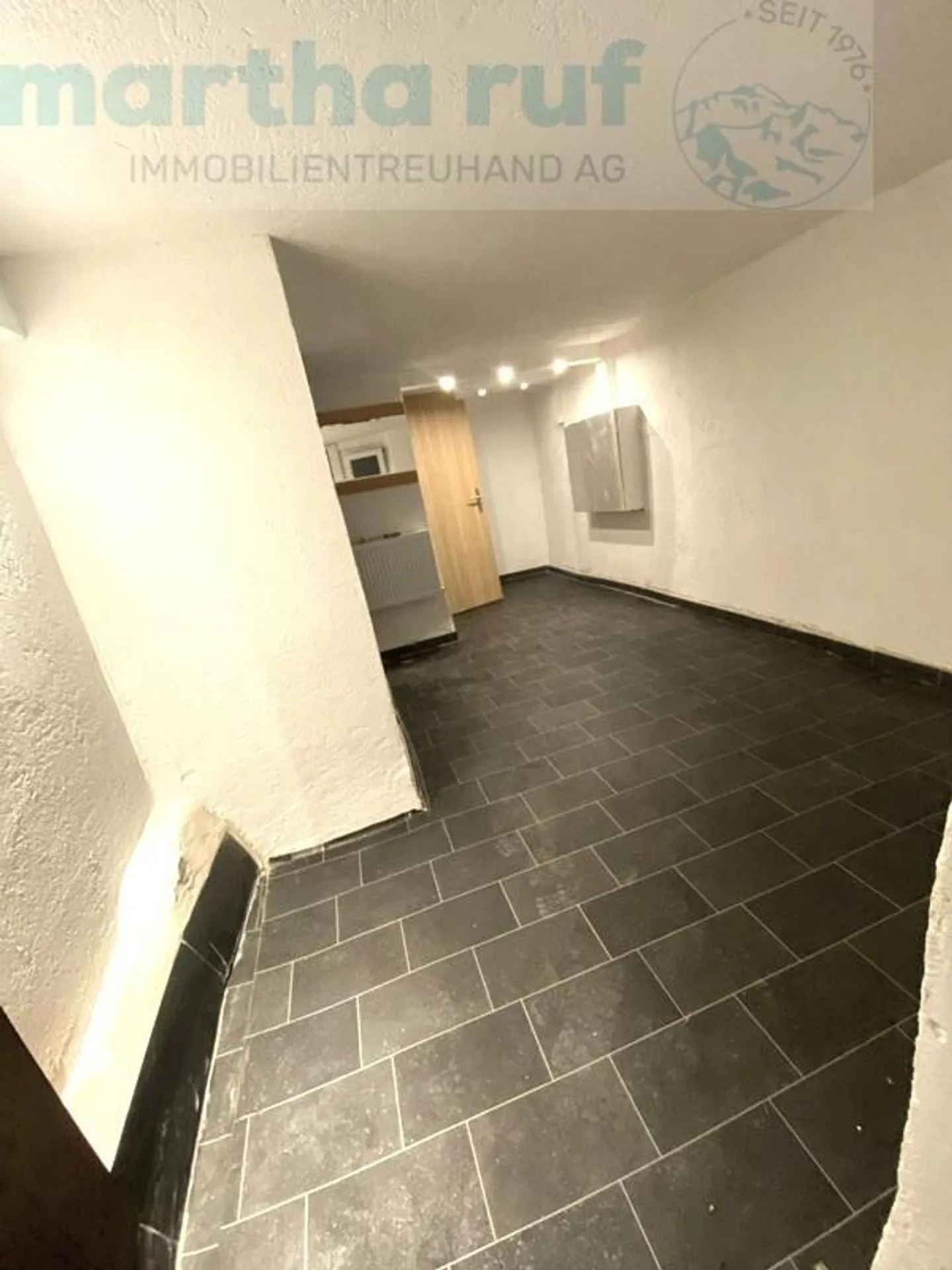 Haus mit Wohnung und Laden - Foto 9 von 9
