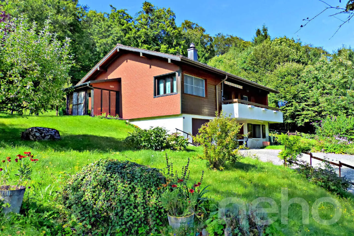 5 Minutes d'Aubonne : Grande Villa au Milieu d'une Oasis Verte - Photo 11 sur 13