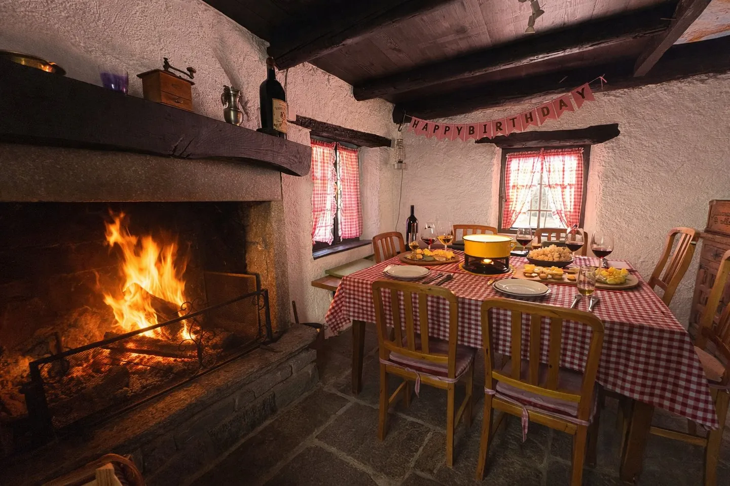 Maison avec deux appartements, intégrée dans le paysage verdoyant de Cama - Norantola - Photo 9 sur 10