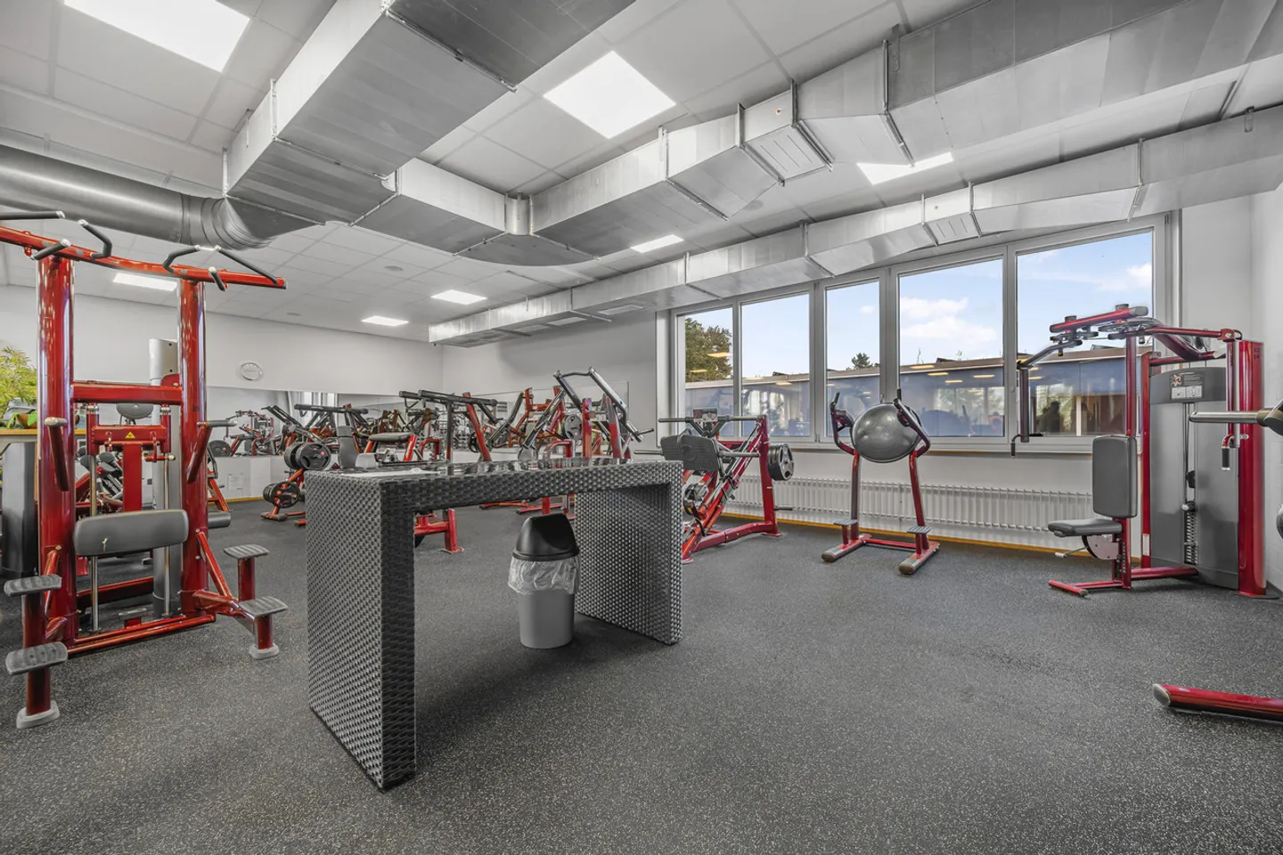 Modern Commercial Space in Affoltern - Photo 12 of 15