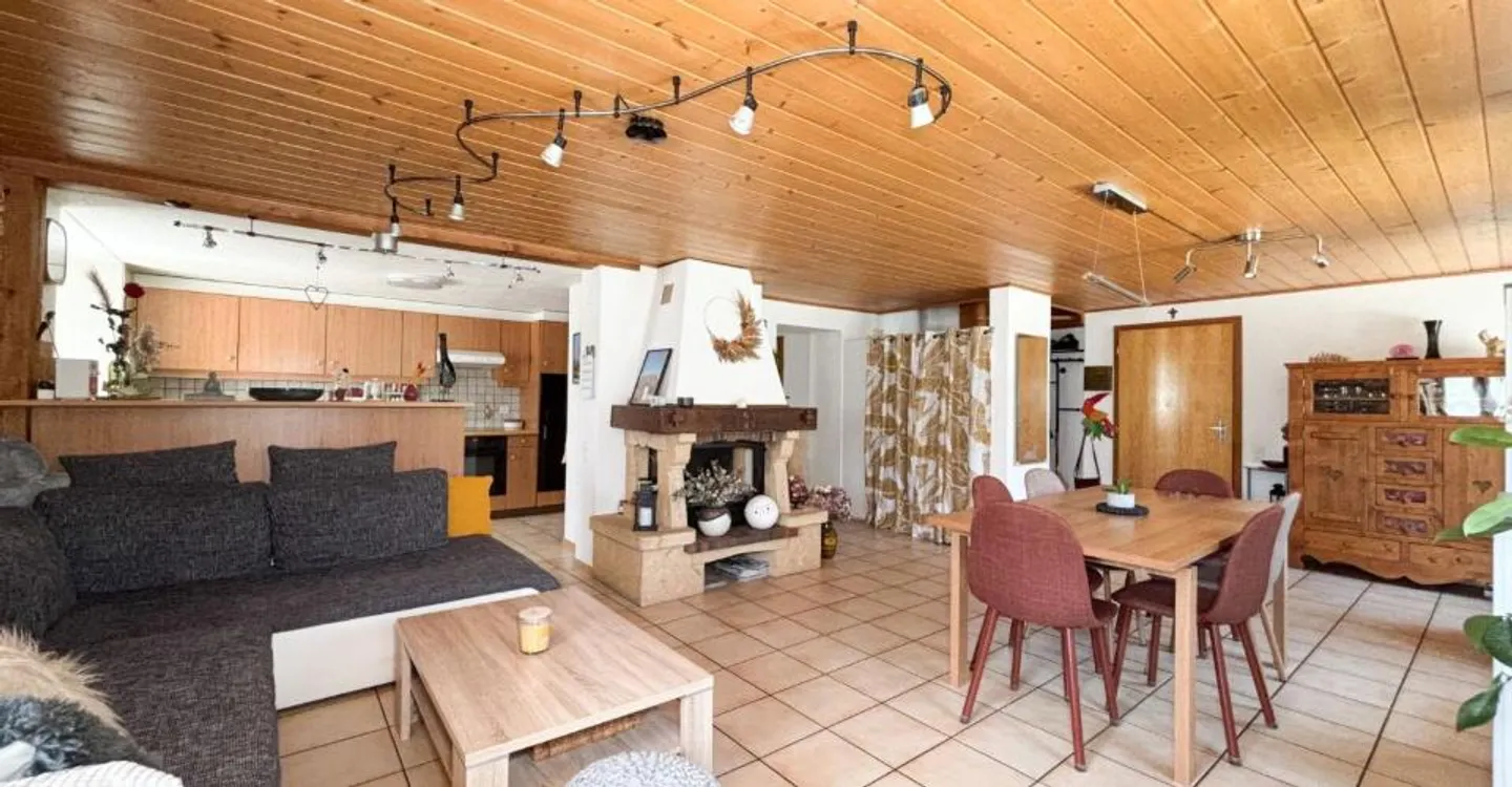 Beautiful renovated farmhouse! - Photo 2 of 12