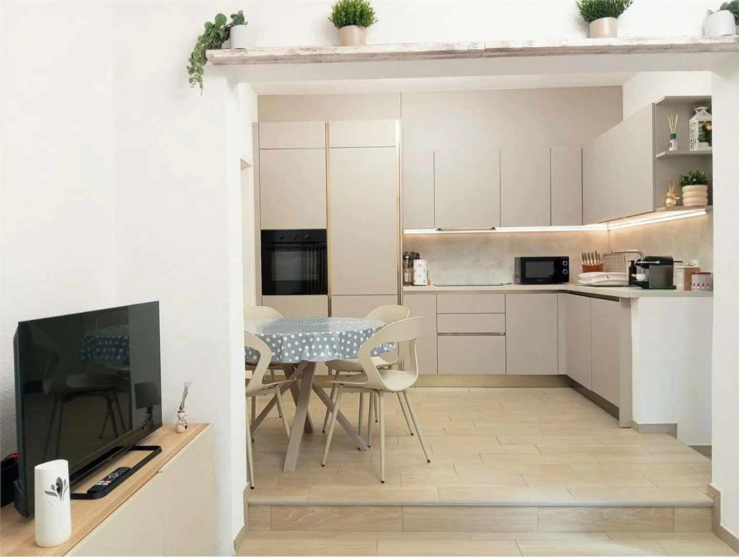 Appartamento elegante completamente arredato nel cuore del centro storico - Foto 5 di 11