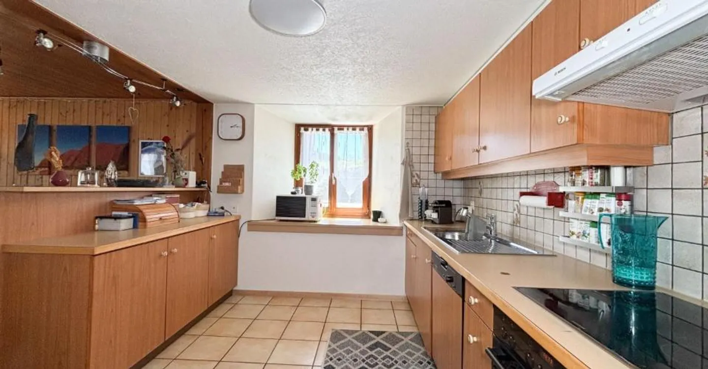 Beautiful renovated farmhouse! - Photo 4 of 12