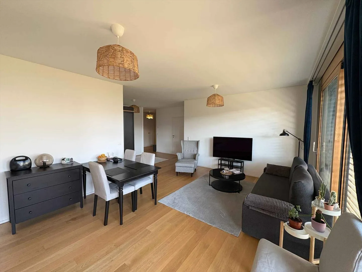 Per investitori - Moderno appartamento di 3,5 stanze in affitto - Foto 1 di 7