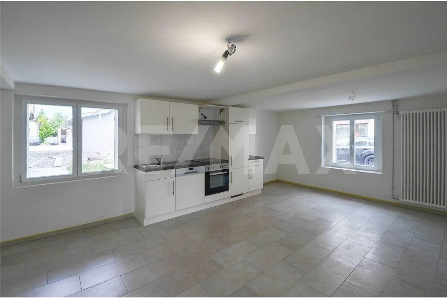 Old building charm meets comfort: 3-room apartment on the ground floor - Photo 3 of 7