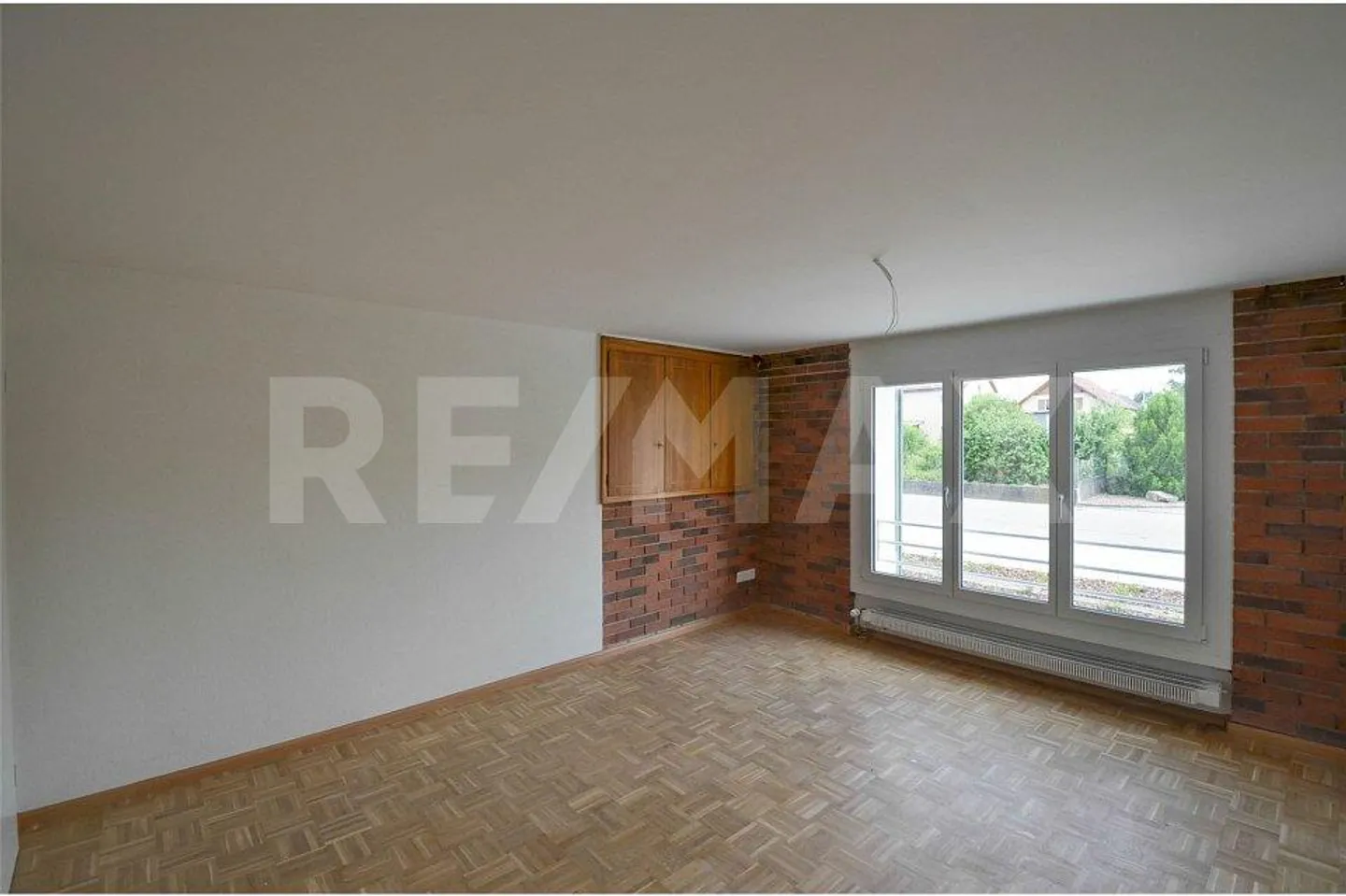 Old building charm meets comfort: 3-room apartment on the ground floor - Photo 4 of 7