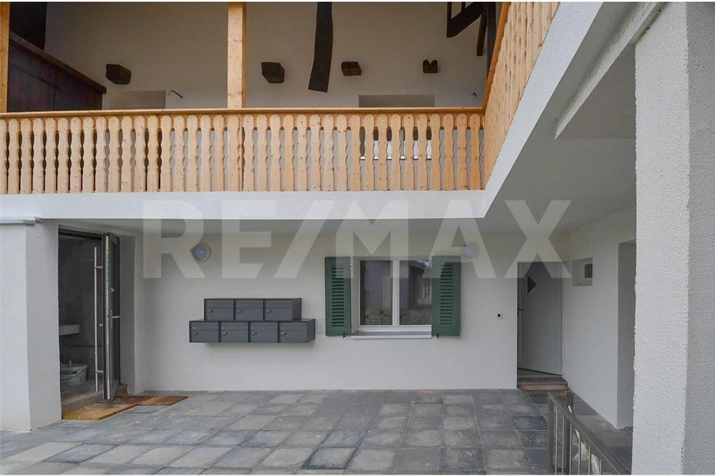 Old building charm meets comfort: 3-room apartment on the ground floor - Photo 6 of 7