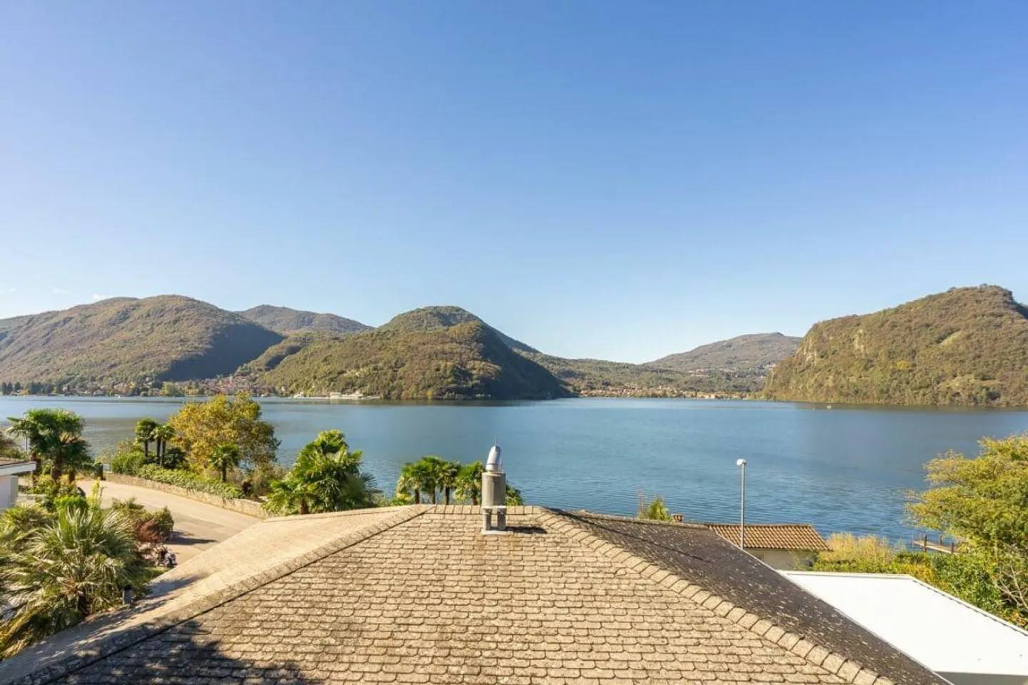 BARBENGO · ELEGANT 3.5 ROOMS · DIRECT ACCESS TO THE LAKE · SECOND RESIDENCE - Photo 3 of 13