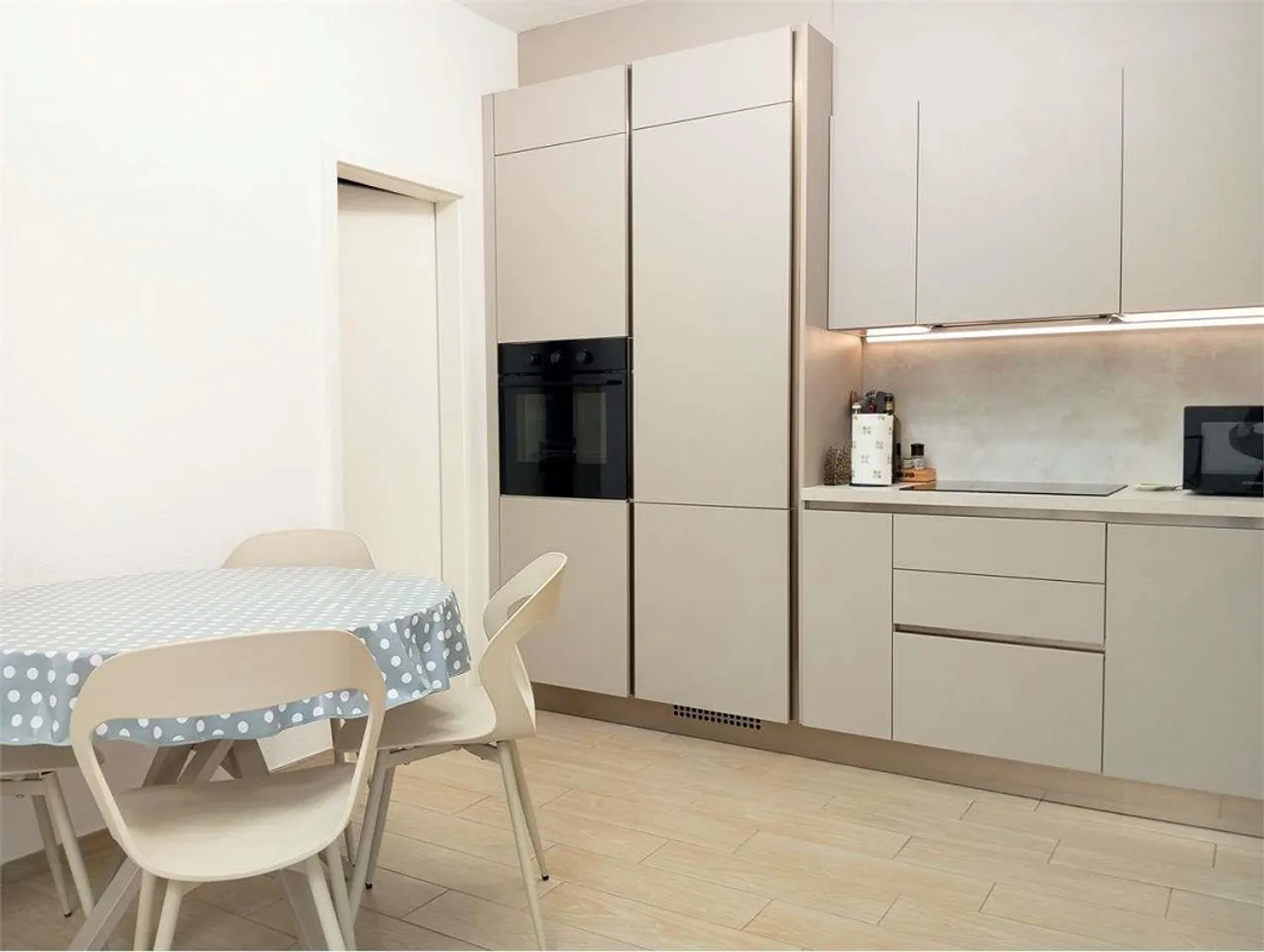 Appartamento elegante completamente arredato nel cuore del centro storico - Foto 6 di 11