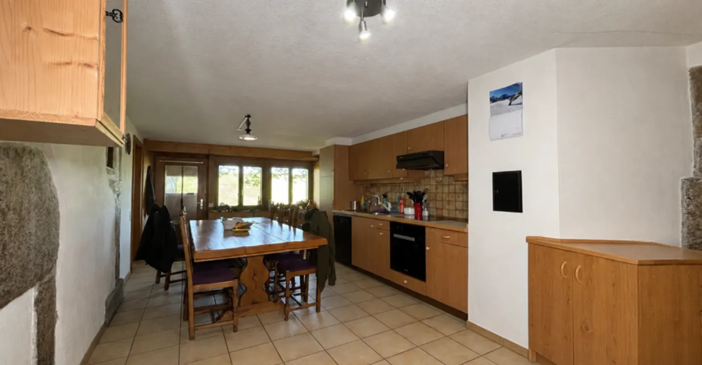 Beautiful renovated farmhouse! - Photo 9 of 12