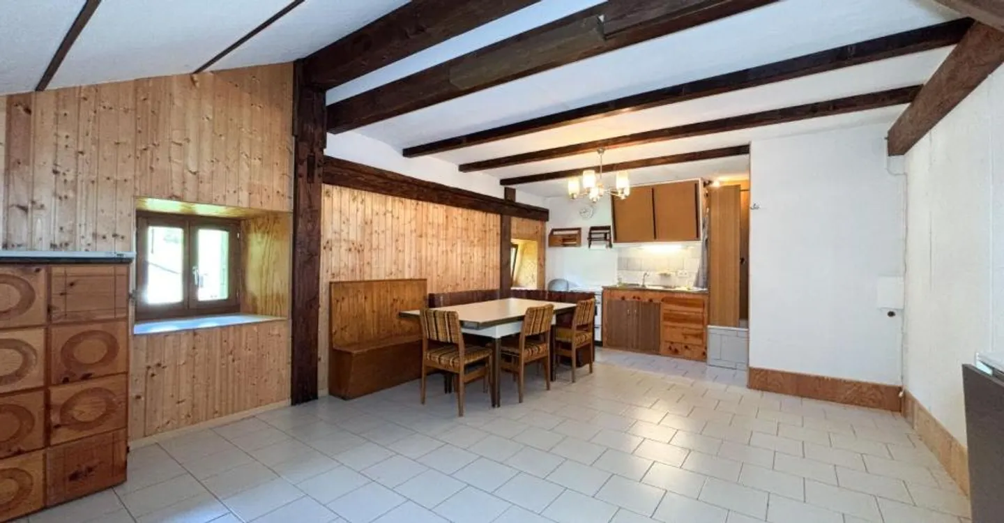 Beautiful renovated farmhouse! - Photo 11 of 12