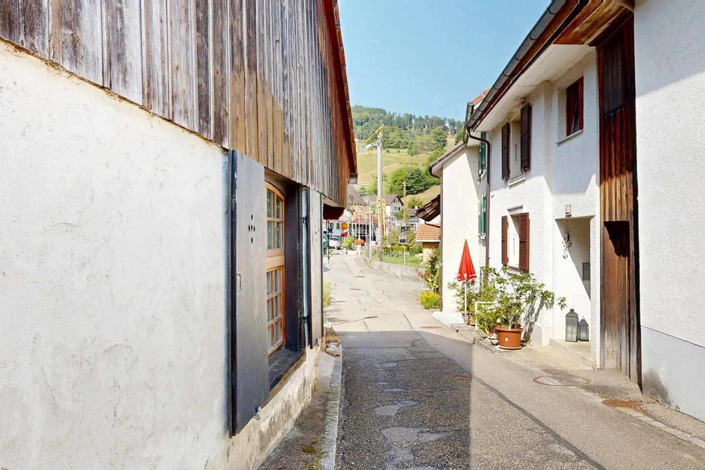 Reihenhaus mit einzigartigem Charme - Foto 3 von 11