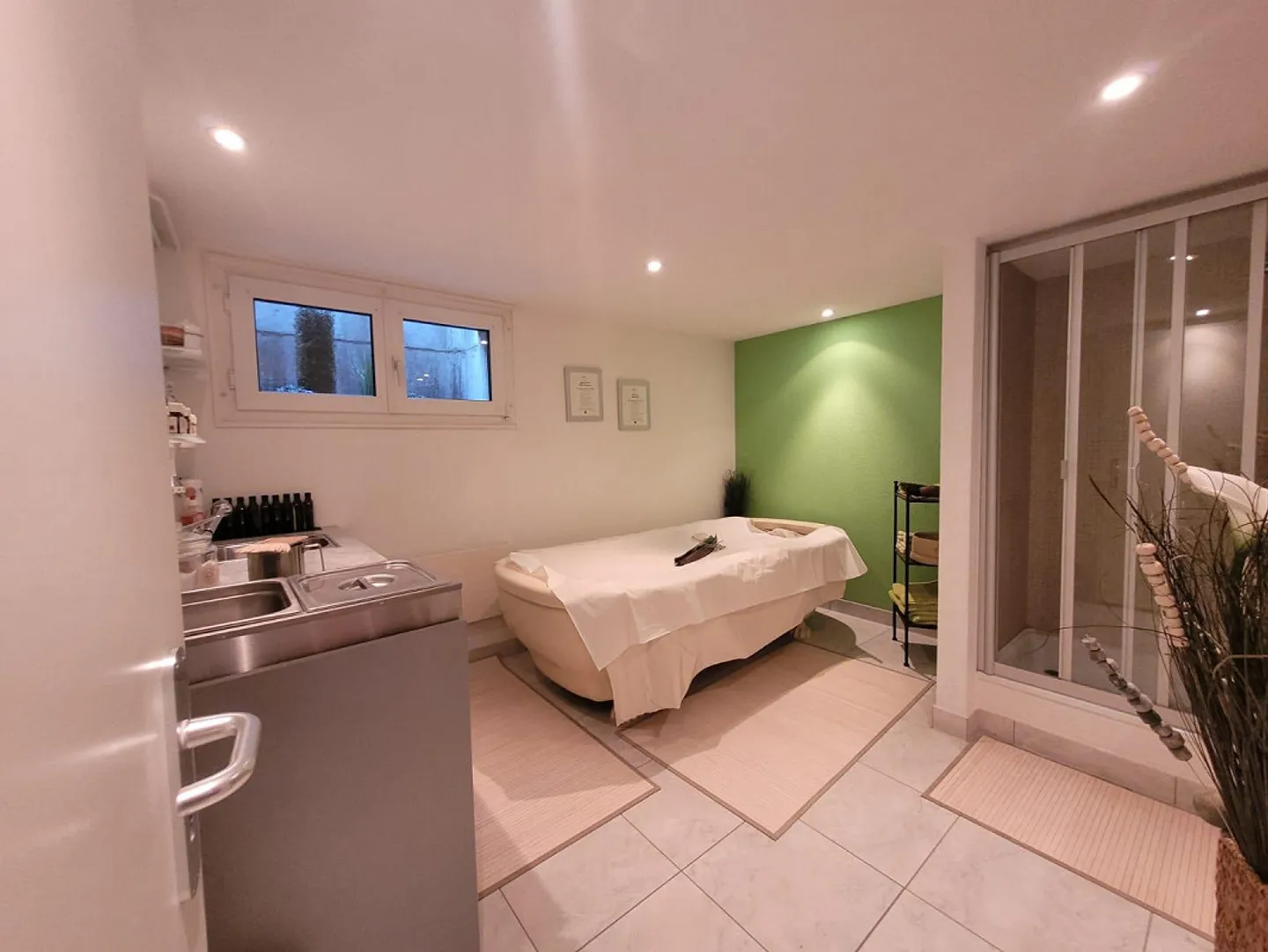 Wellness-Oase an zentraler Lage - Foto 1 von 9