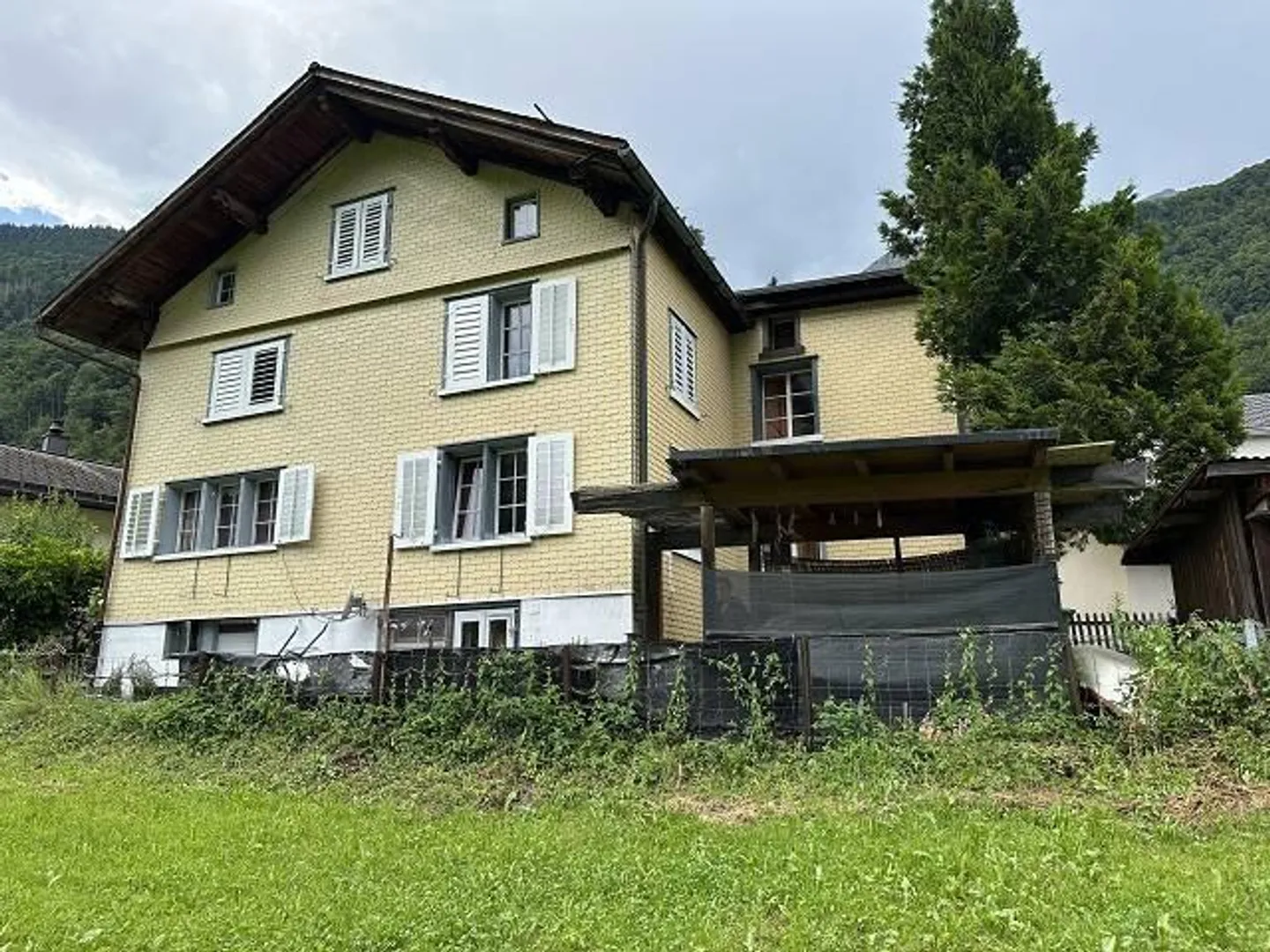 «7-Zimmer-Einfamilienhaus an sehr ruhiger, sonniger Aussichtslage mit kleinem Garten» - Foto 1 von 37