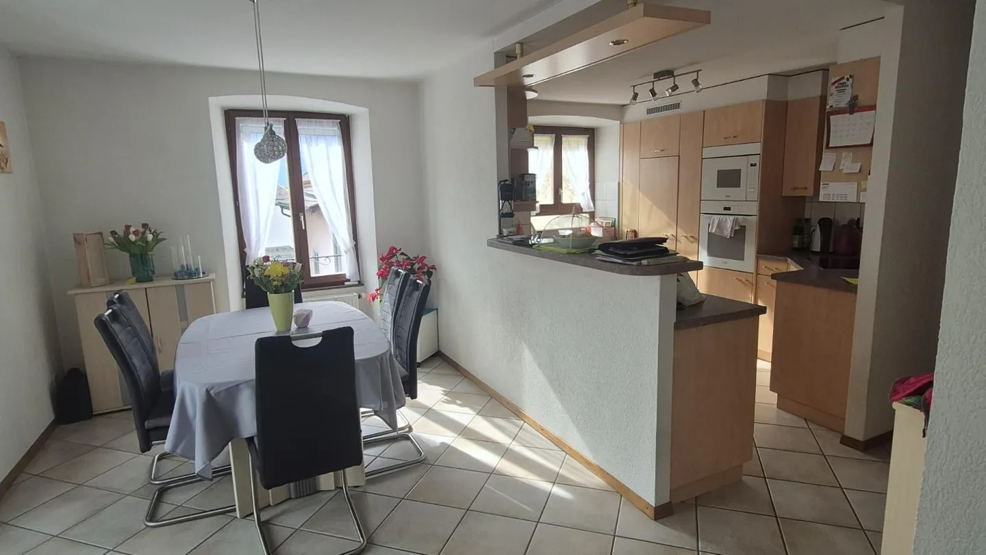 Semi-Detached House - Photo 2 of 8