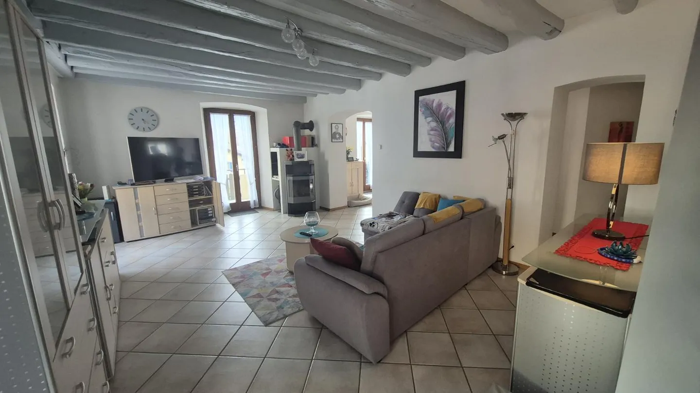 Semi-Detached House - Photo 3 of 8