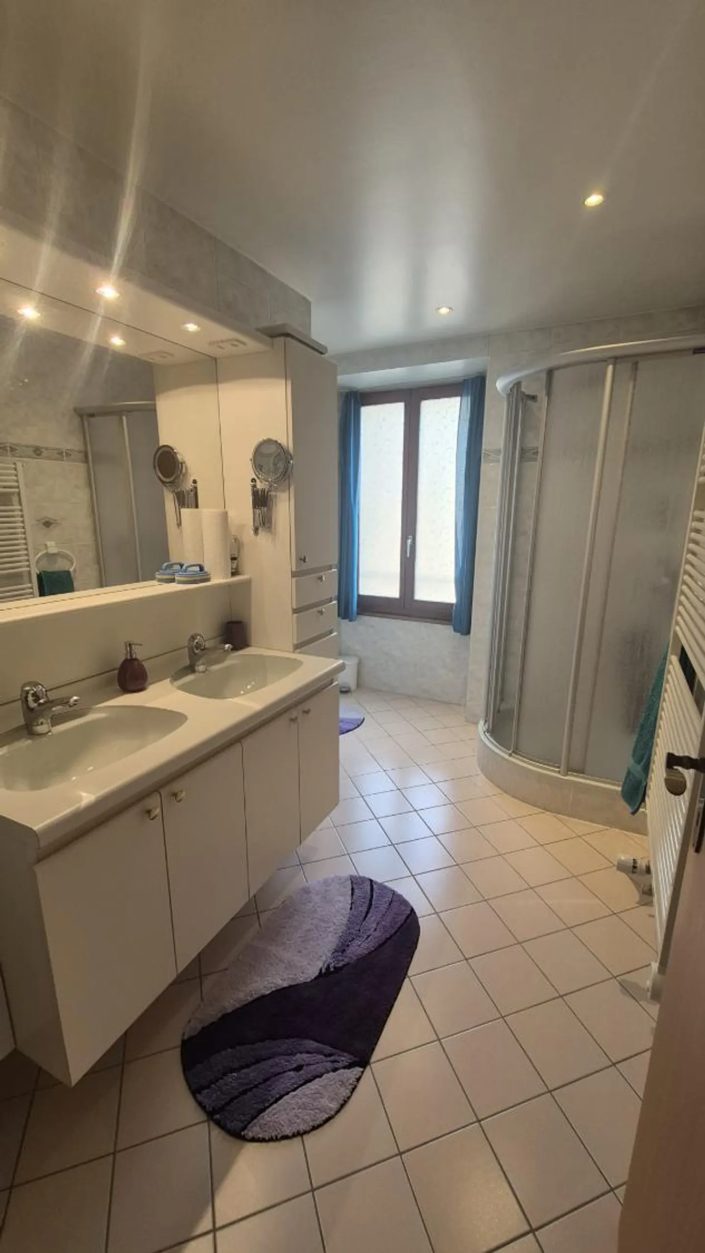 Semi-Detached House - Photo 5 of 8