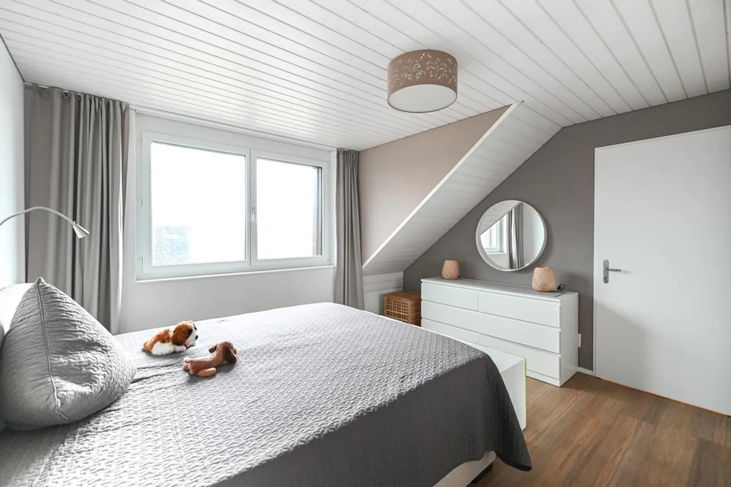 Sole, Stile e Comfort: Appartamento Moderno con Bella Loggia - Foto 5 di 7