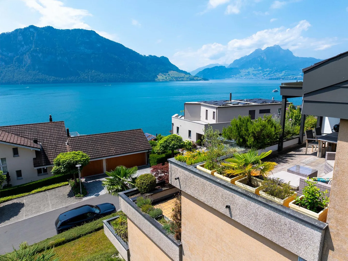 Large 2.5 Room Terrace Apartment with Panoramic Lake View - Photo 1 of 6