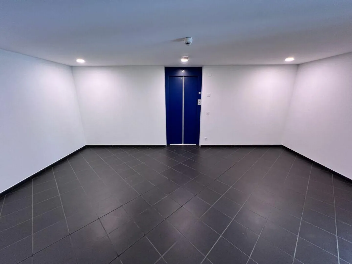 Büro im Zentrum von Chiasso gegenüber dem Bahnhof FFS - Foto 3 von 10